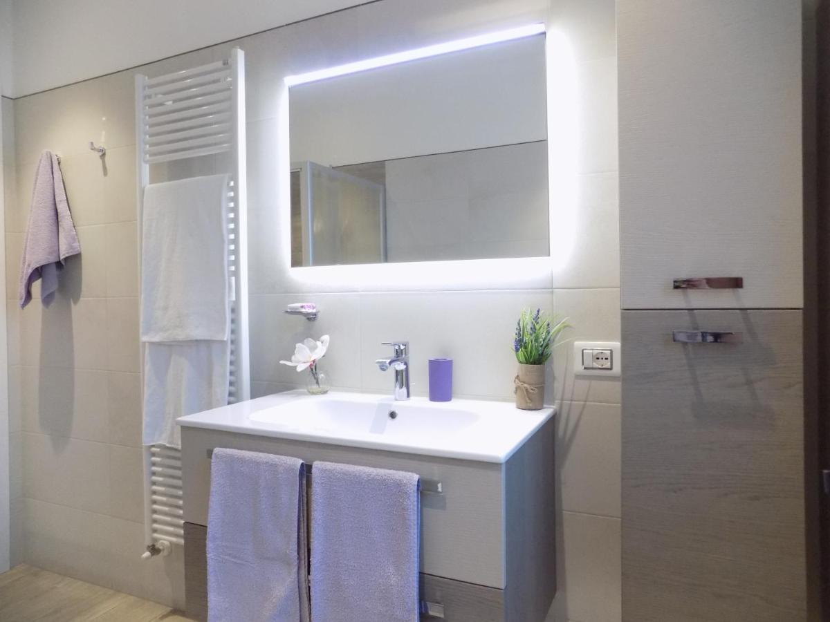 Millyholidays - Apartment Lilla - Center - Nearby Beach - Private Garden - Spa Pool Bardolino Exterior foto